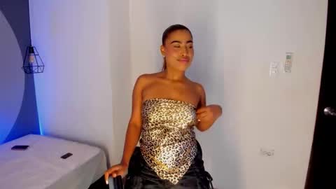 Snapshot of selena_monroy chatting on October 2025 11:41:02 AM Selena online show from October 2025 11:41:02 AM