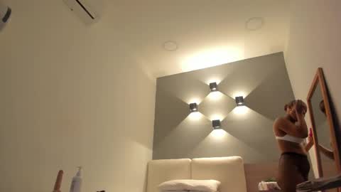 Snapshot of selena_monroy chatting on November 2025 11:00:02 AM Selena online show from November 2025 11:00:02 AM