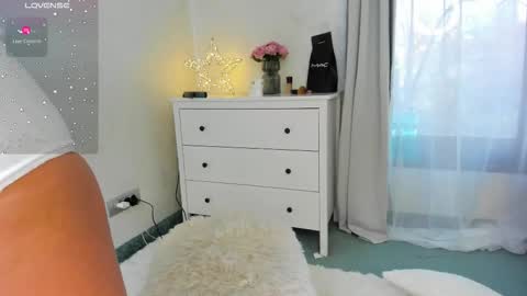 Snapshot of selena_reeves chatting on March 2026 06:17:02 AM Selena online show from March 2026 06:17:02 AM