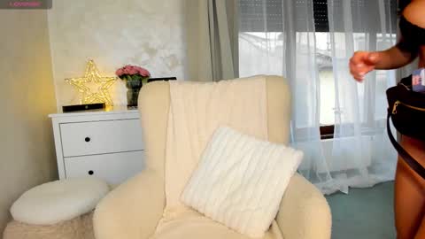 Snapshot of selena_reeves chatting on March 2026 09:02:02 AM Selena online show from March 2026 09:02:02 AM