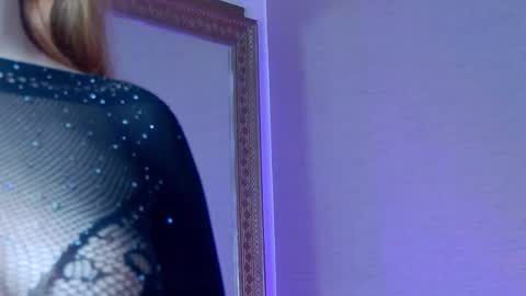 Snapshot of selenahanson chatting on November 2025 10:25:01 AM SelenaHanson online show from November 2025 10:25:01 AM