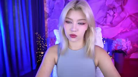 selenairis online show from September 2025 06:26:02 AM