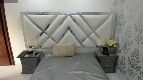 Selena reyess online show from December 2025 12:13:02 PM