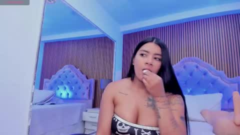 selenastonne online show from December 2025 08:49:02 PM