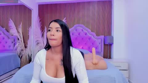 selenastonne online show from December 2025 08:04:02 PM