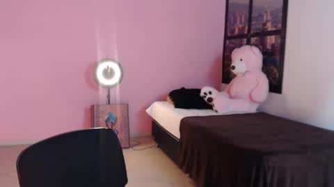 Snapshot of selene_gils chatting on March 2025 12:00:02 AM nathy online show from March 2025 12:00:02 AM