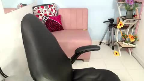 selene online show from November 2025 03:33:02 PM