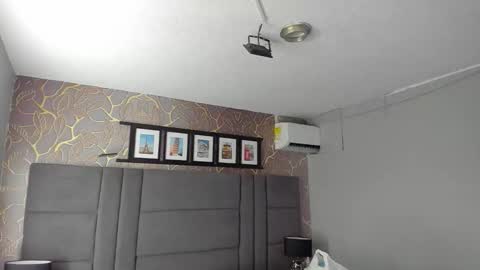 Selene online show from February 2026 08:27:01 PM