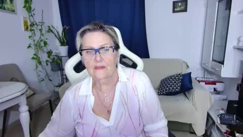 Snapshot of selenna57 chatting on March 2026 06:19:02 PM Selenna online show from March 2026 06:19:02 PM