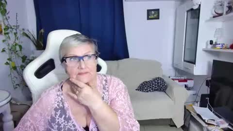 Snapshot of selenna57 chatting on April 2026 05:32:02 PM Selenna online show from April 2026 05:32:02 PM