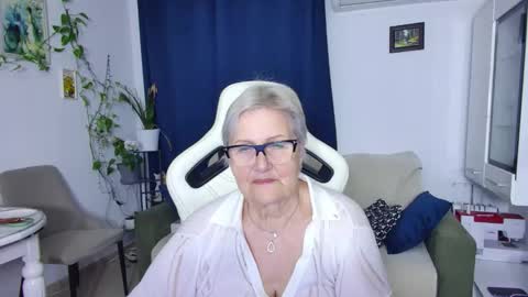 Snapshot of selenna57 chatting on April 2026 05:42:02 PM Selenna online show from April 2026 05:42:02 PM