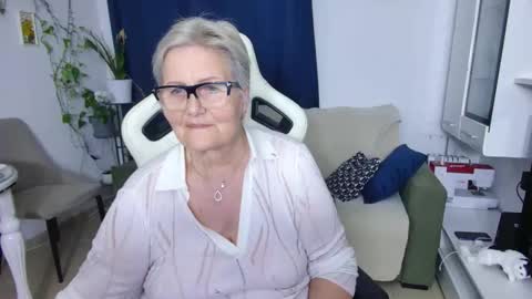 Snapshot of selenna57 chatting on April 2026 07:58:02 PM Selenna online show from April 2026 07:58:02 PM