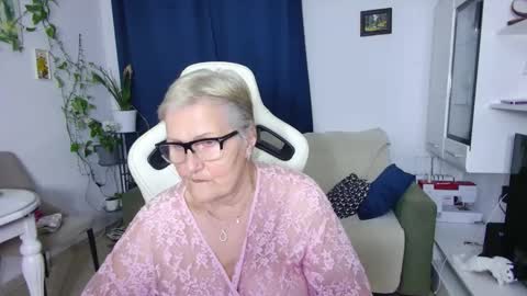 Snapshot of selenna57 chatting on April 2026 05:14:02 PM Selenna online show from April 2026 05:14:02 PM