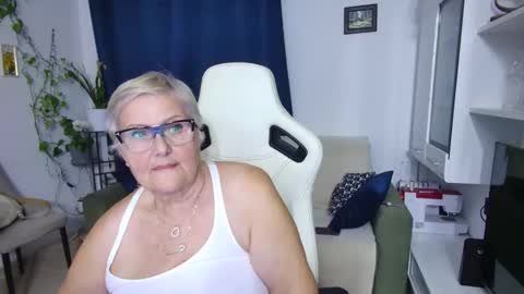 Snapshot of selenna57 chatting on April 2026 05:48:02 PM Selenna online show from April 2026 05:48:02 PM