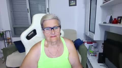 Snapshot of selenna57 chatting on May 2026 10:17:01 PM Selenna online show from May 2026 10:17:01 PM