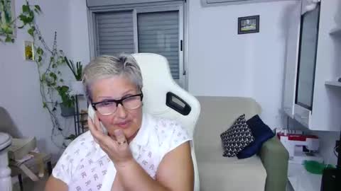 Snapshot of selenna57 chatting on May 2026 05:20:01 PM Selenna online show from May 2026 05:20:01 PM