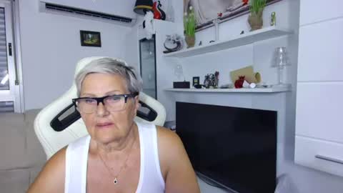 Snapshot of selenna57 chatting on July 2026 05:19:02 PM Selenna online show from July 2026 05:19:02 PM