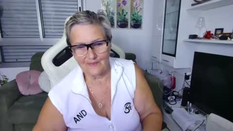 Snapshot of selenna57 chatting on July 2026 05:45:02 PM Selenna online show from July 2026 05:45:02 PM