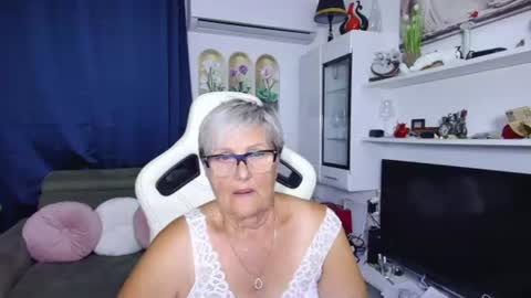 Snapshot of selenna57 chatting on July 2026 05:33:02 PM Selenna online show from July 2026 05:33:02 PM