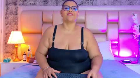 Snapshot of selennacooper chatting on April 2026 11:42:01 AM Selenna Cooper online show from April 2026 11:42:01 AM