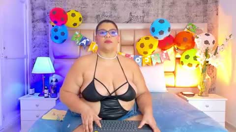 Snapshot of selennacooper chatting on June 2026 12:06:01 PM Selenna Cooper online show from June 2026 12:06:01 PM