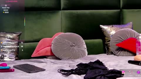 Selen online show from February 2025 04:02:01 PM