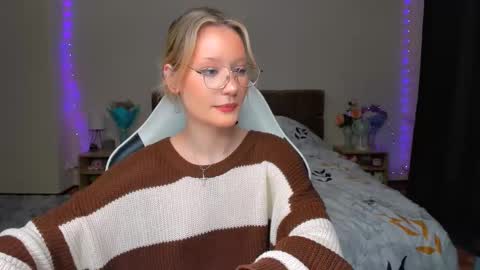 Snapshot of selfharm777 chatting on September 2025 08:10:01 PM Simon and Alice online show from September 2025 08:10:01 PM