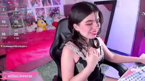 Snapshot of selina_lovers_ chatting on April 2026 03:09:01 AM Selina online show from April 2026 03:09:01 AM