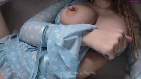 Snapshot of sellapink chatting on February 2025 04:58:01 PM My name is Sella and im Bisexual online show from February 2025 04:58:01 PM