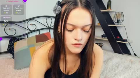 Julia online show from May 2026 07:02:02 AM