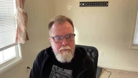 Snapshot of sensatyr chatting on December 2024 06:50:01 PM Daddy Dave online show from December 2024 06:50:01 PM