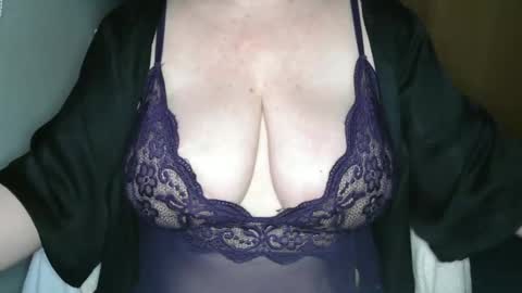 Snapshot of sensual_cris chatting on February 2025 10:38:02 AM CRIS  online show from February 2025 10:38:02 AM