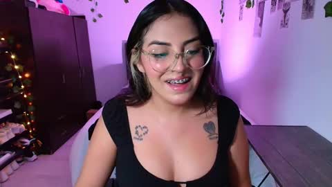 Snapshot of sensual_flame chatting on December 2025 12:15:01 AM Camille and sophie online show from December 2025 12:15:01 AM