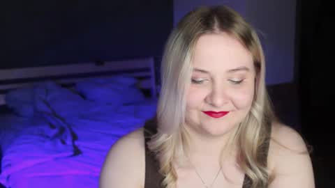 Snapshot of sensual_girrrl chatting on May 2026 12:17:01 AM Ilona online show from May 2026 12:17:01 AM