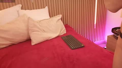 Sensual Kim77 online show from March 2026 12:44:02 PM