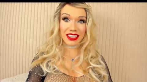 Snapshot of sensual_miss_mia chatting on January 2025 07:49:02 PM Mia online show from January 2025 07:49:02 PM