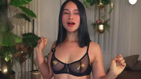 Maria- OF sensual bee online show from October 2025 12:43:02 AM