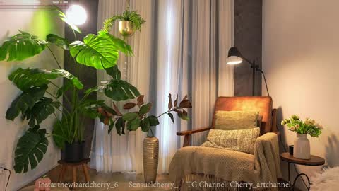 Snapshot of sensualcherry_ chatting on March 2026 09:36:02 PM Maria- OF sensual bee online show from March 2026 09:36:02 PM