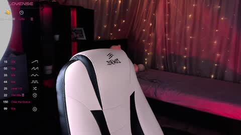 Kiki online show from February 2025 06:33:01 PM