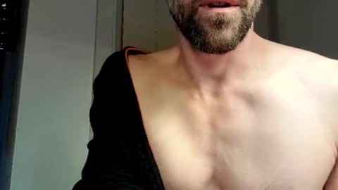 Snapshot of sensuasculine chatting on September 2025 10:35:02 PM Matt online show from September 2025 10:35:02 PM