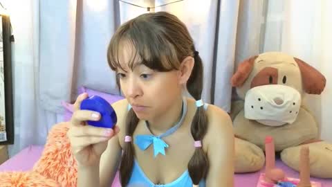 serafina_ online show from November 2025 12:39:02 PM