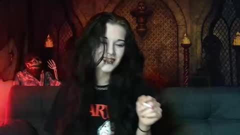 Seraphin Munster online show from November 2025 10:56:02 PM