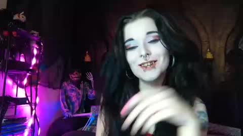 Seraphin Munster online show from November 2025 07:02:02 PM