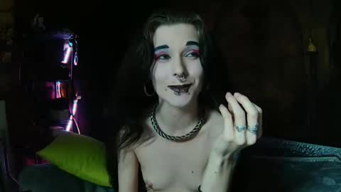 Snapshot of seraphinmunster chatting on April 2026 11:14:01 PM Seraphin Munster online show from April 2026 11:14:01 PM