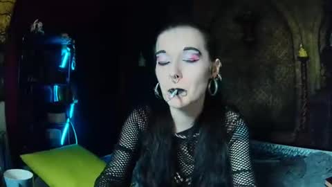 Snapshot of seraphinmunster chatting on April 2026 10:47:01 PM Seraphin Munster online show from April 2026 10:47:01 PM