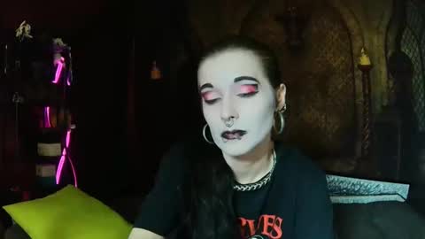 Snapshot of seraphinmunster chatting on April 2026 08:20:02 PM Seraphin Munster online show from April 2026 08:20:02 PM