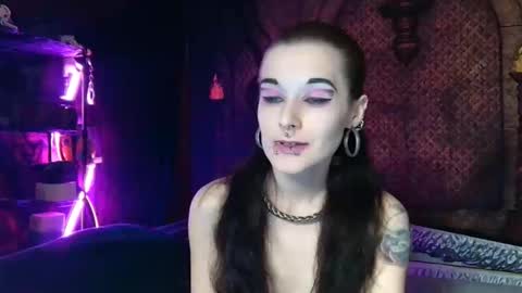 Snapshot of seraphinmunster chatting on April 2026 05:48:02 PM Seraphin Munster online show from April 2026 05:48:02 PM
