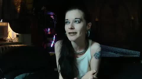 Snapshot of seraphinmunster chatting on May 2026 04:14:02 PM Seraphin Munster online show from May 2026 04:14:02 PM