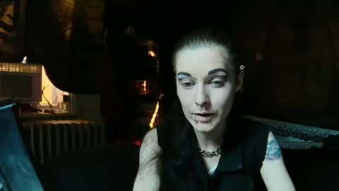 Snapshot of seraphinmunster chatting on May 2026 10:29:01 PM Seraphin Munster online show from May 2026 10:29:01 PM