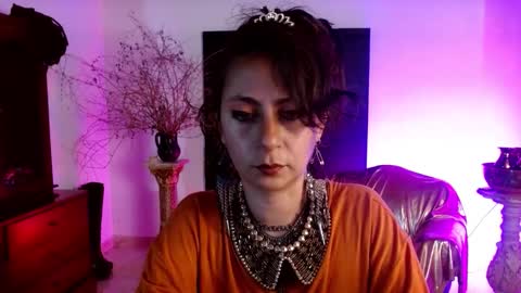 Serena Xyz online show from October 2025 06:49:01 PM